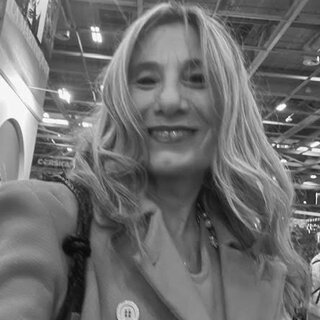 Lucia Varra