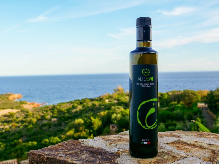 Dall'Oliva all'Emozione: vivi la Sardegna attraverso il suo olio.