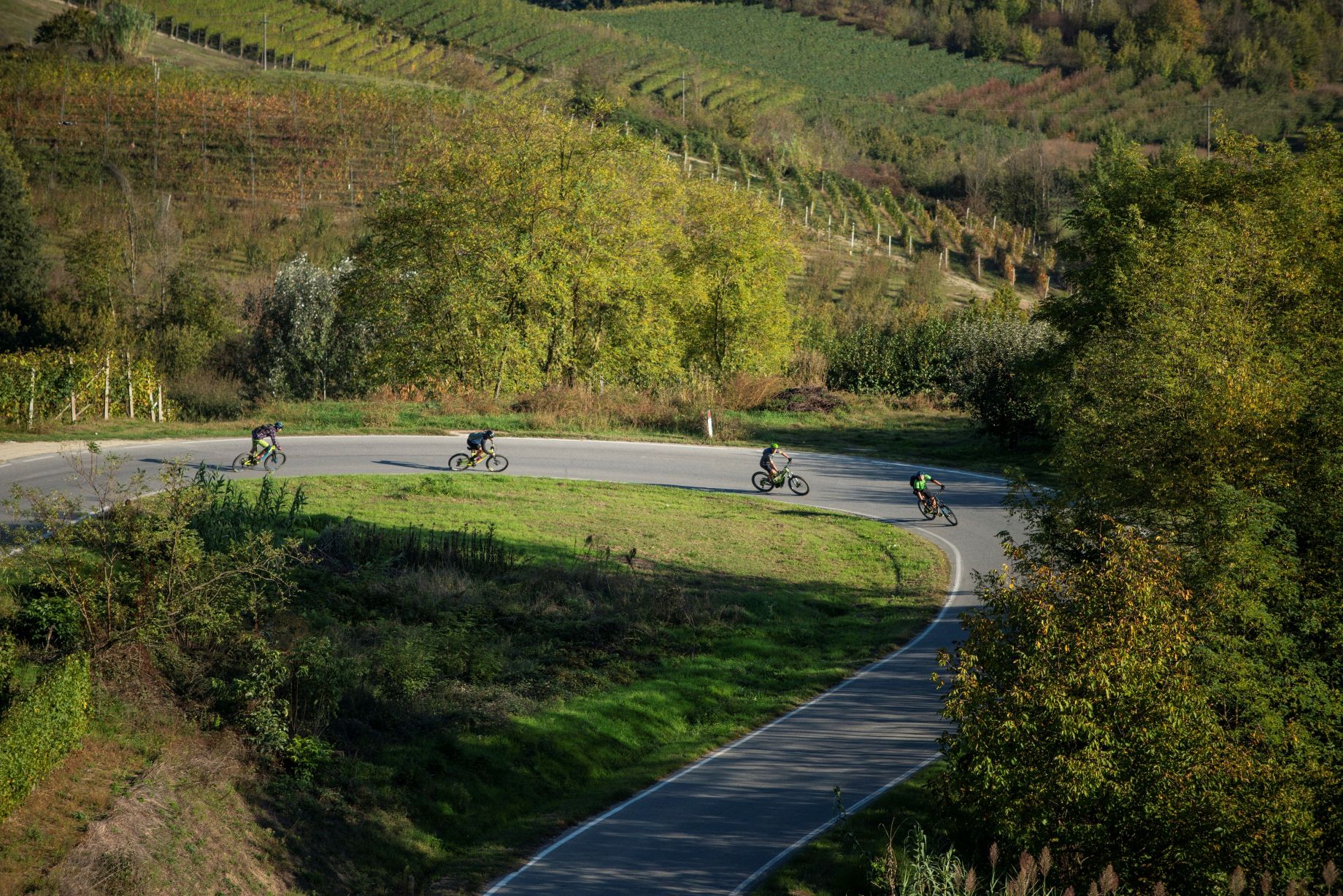Dentro il paesaggio. A piedi e in bicicletta tra Langhe Monferrato Roero